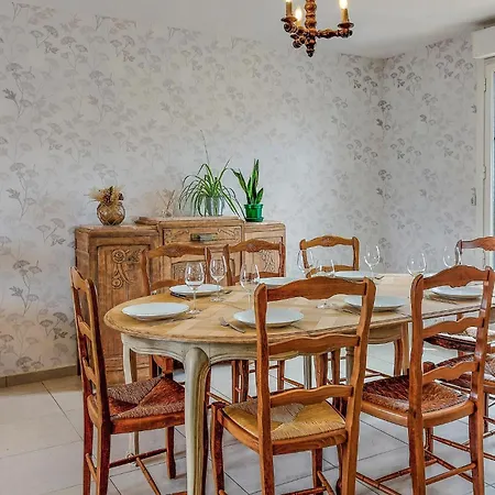 4 Bedroom Beautiful In Cancale