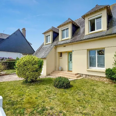 4 Bedroom Beautiful In Cancale