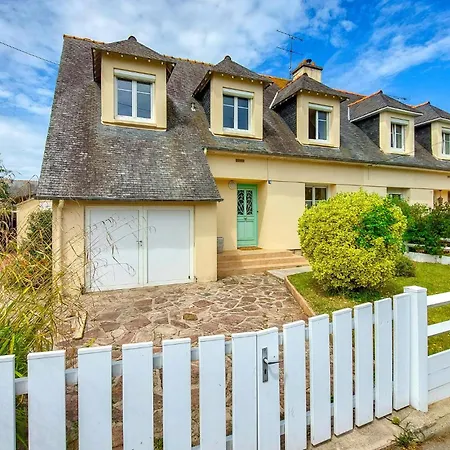 4 Bedroom Beautiful In